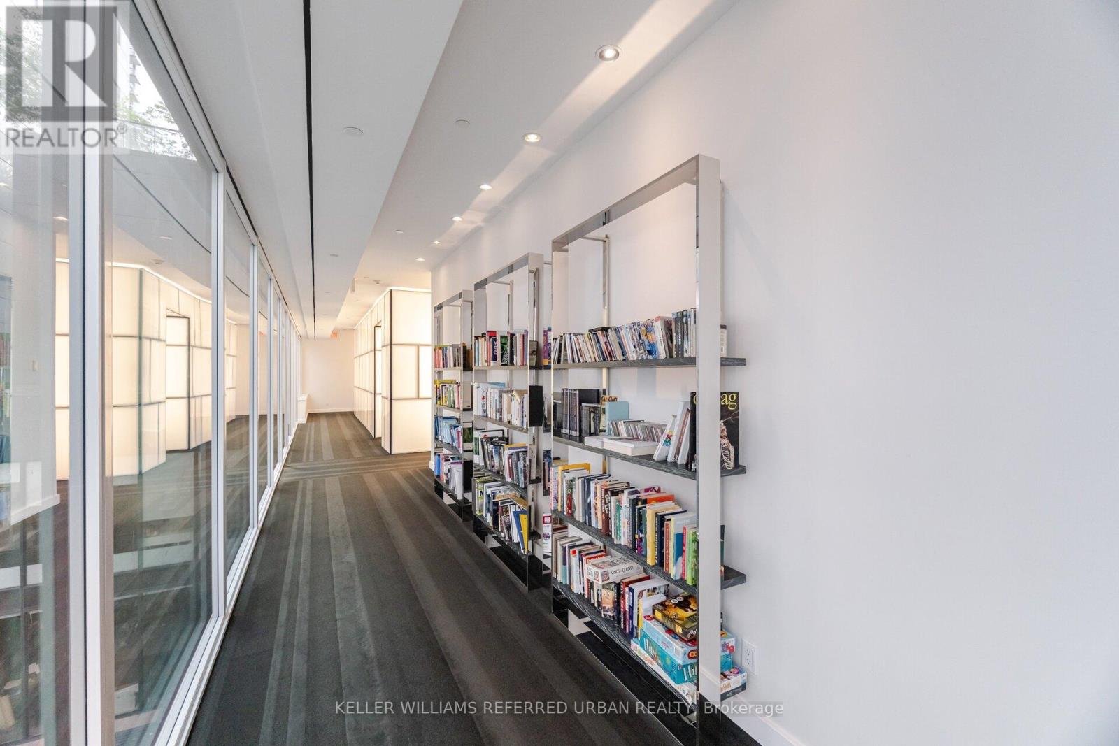 1811 - 125 Peter Street, Toronto, Ontario  M5V 0M2 - Photo 22 - C12068964