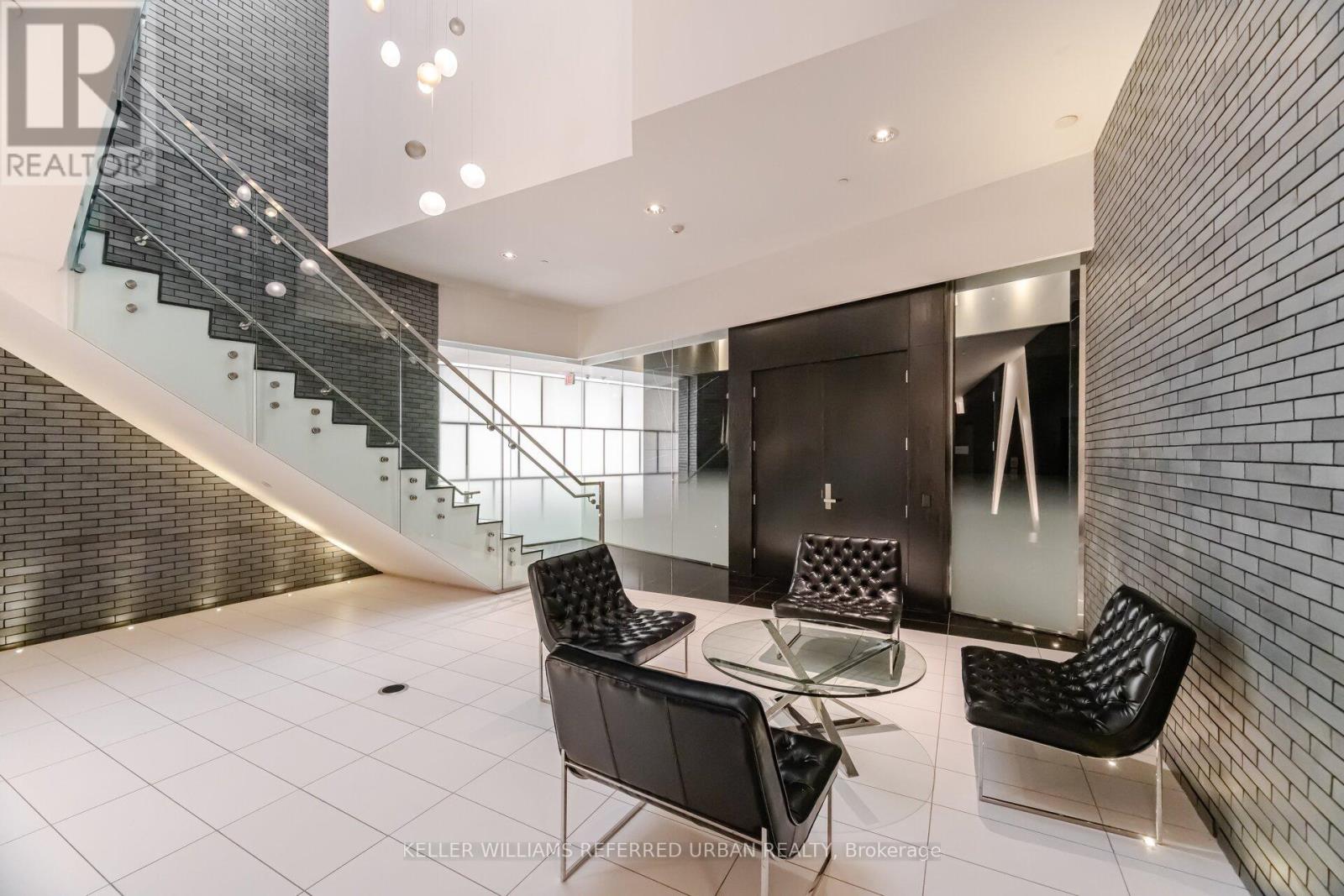 1811 - 125 Peter Street, Toronto, Ontario  M5V 0M2 - Photo 28 - C12068964