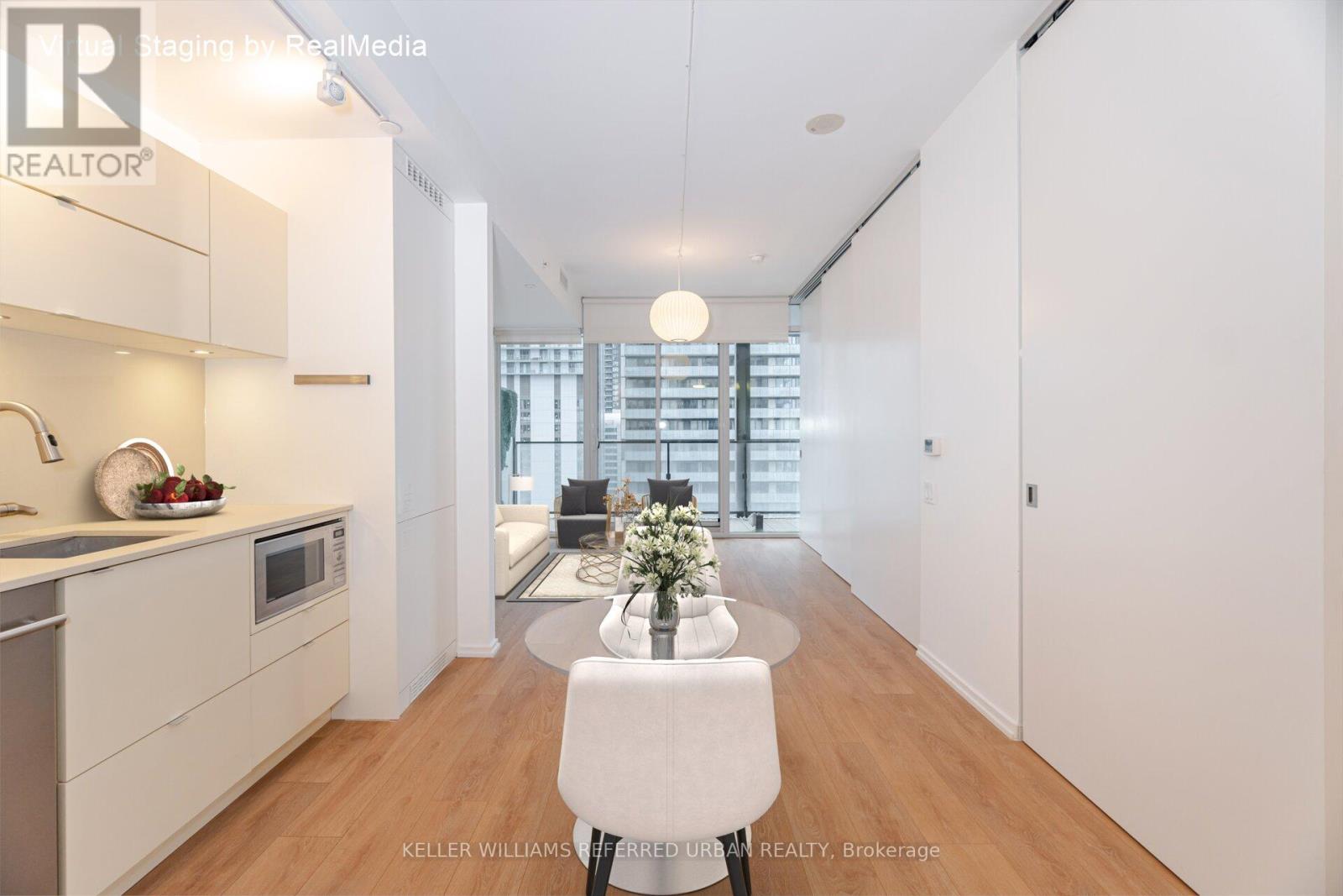 1811 - 125 Peter Street, Toronto, Ontario  M5V 0M2 - Photo 6 - C12068964