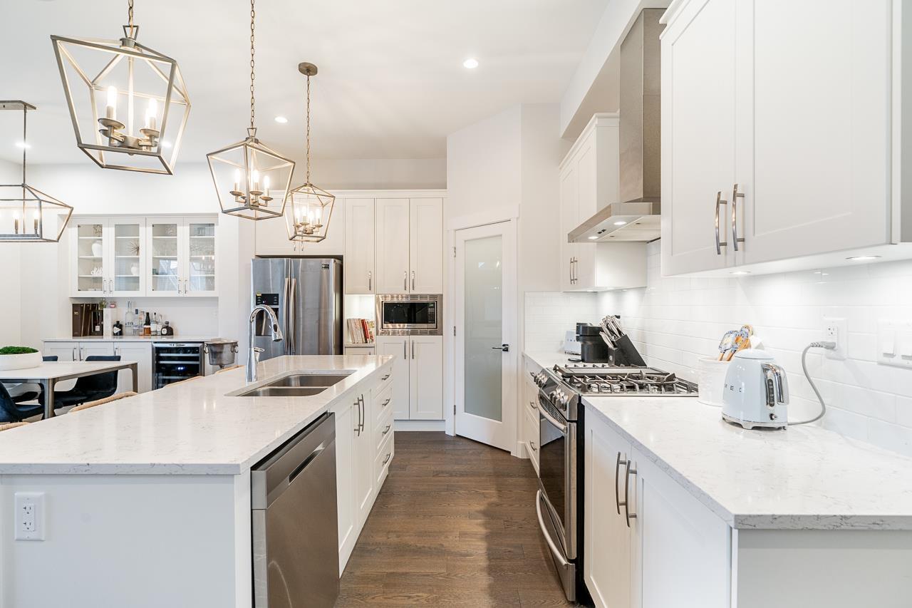 Property at 16487 25 AVENUE image 4