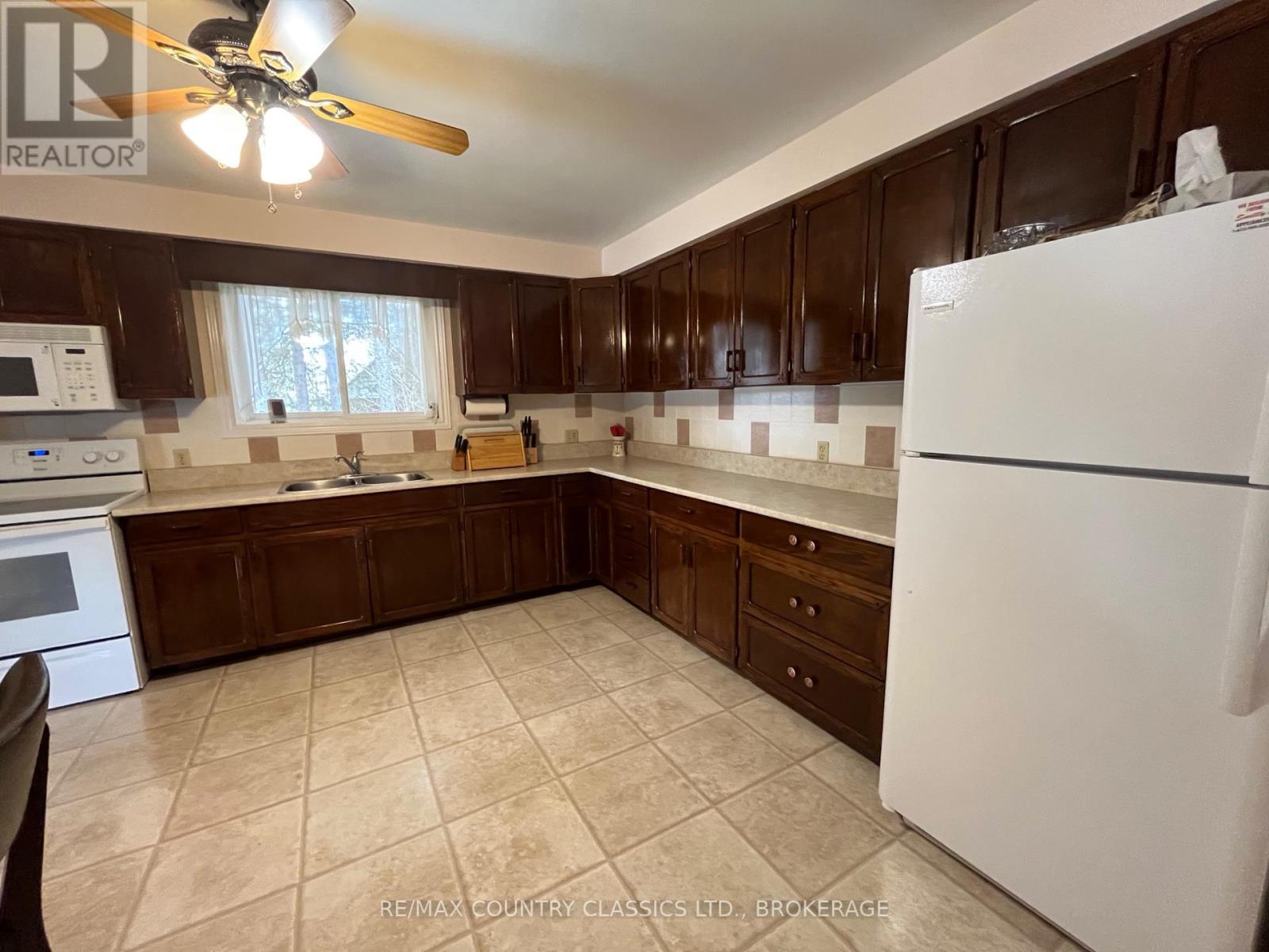 35 Clement Street, Addington Highlands, Ontario  K0H 1P0 - Photo 13 - X12052764