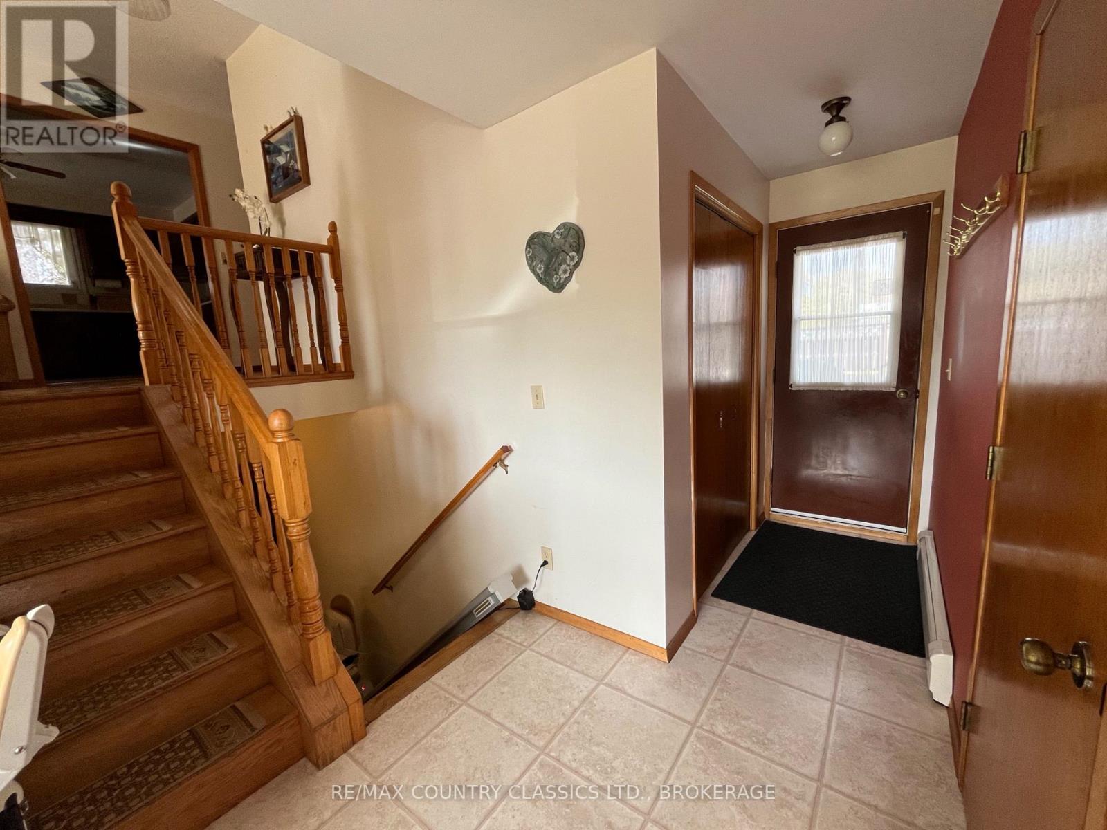 35 Clement Street, Addington Highlands, Ontario  K0H 1P0 - Photo 4 - X12052764