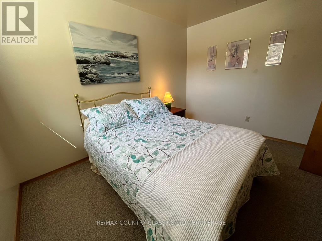 35 Clement Street, Addington Highlands, Ontario  K0H 1P0 - Photo 40 - X12052764
