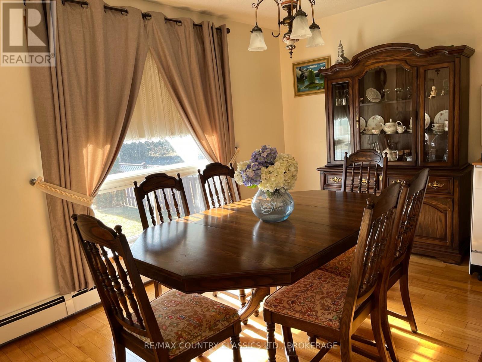 35 Clement Street, Addington Highlands, Ontario  K0H 1P0 - Photo 9 - X12052764