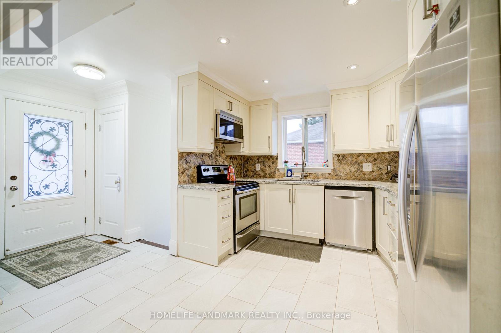 65 Cuffley Crescent S, Toronto, Ontario  M3K 1X4 - Photo 10 - W12069002