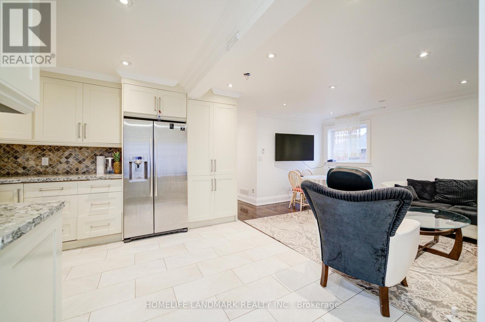 65 Cuffley Crescent S, Toronto, Ontario  M3K 1X4 - Photo 12 - W12069002
