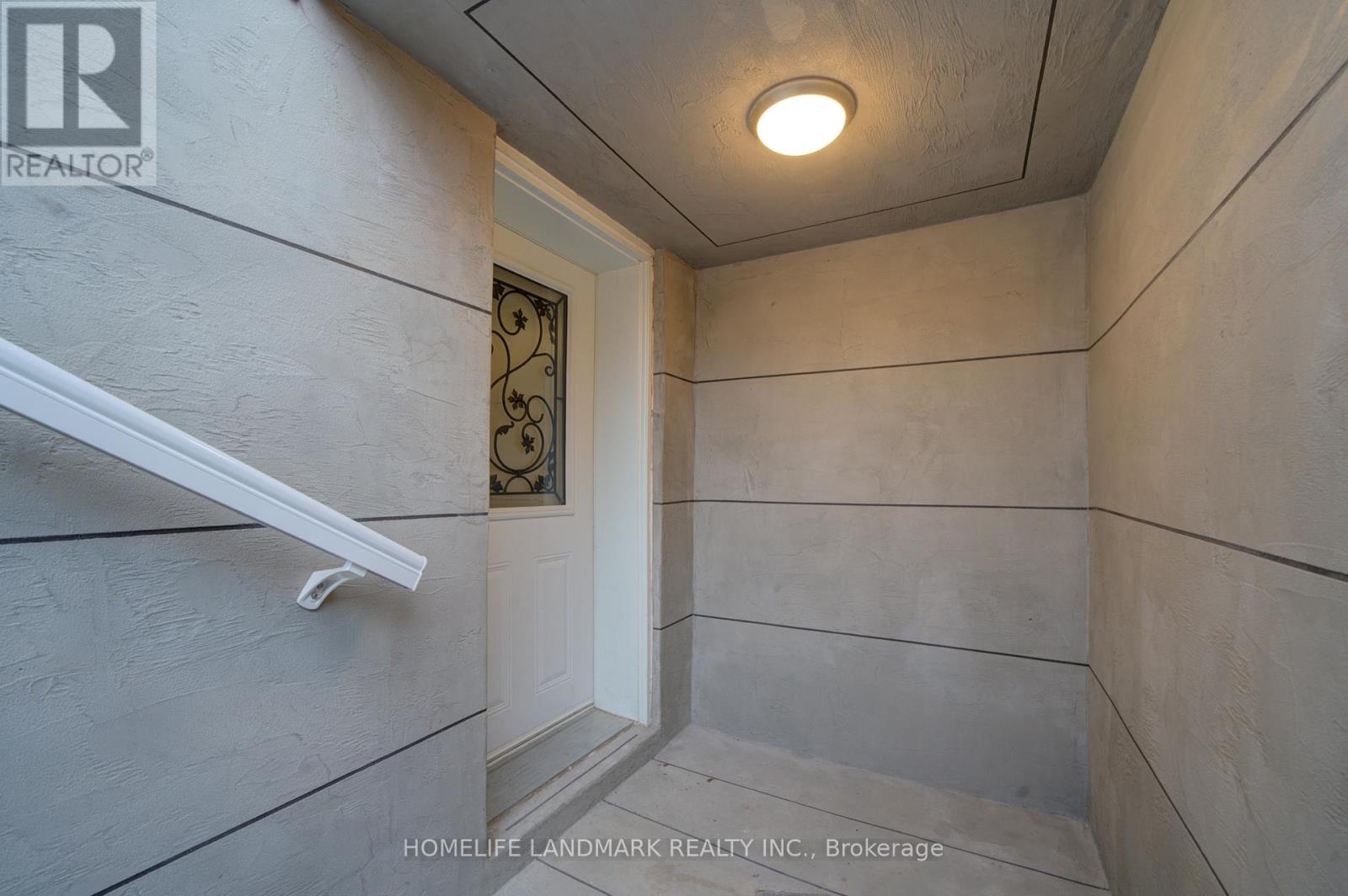 65 Cuffley Crescent S, Toronto, Ontario  M3K 1X4 - Photo 22 - W12069002