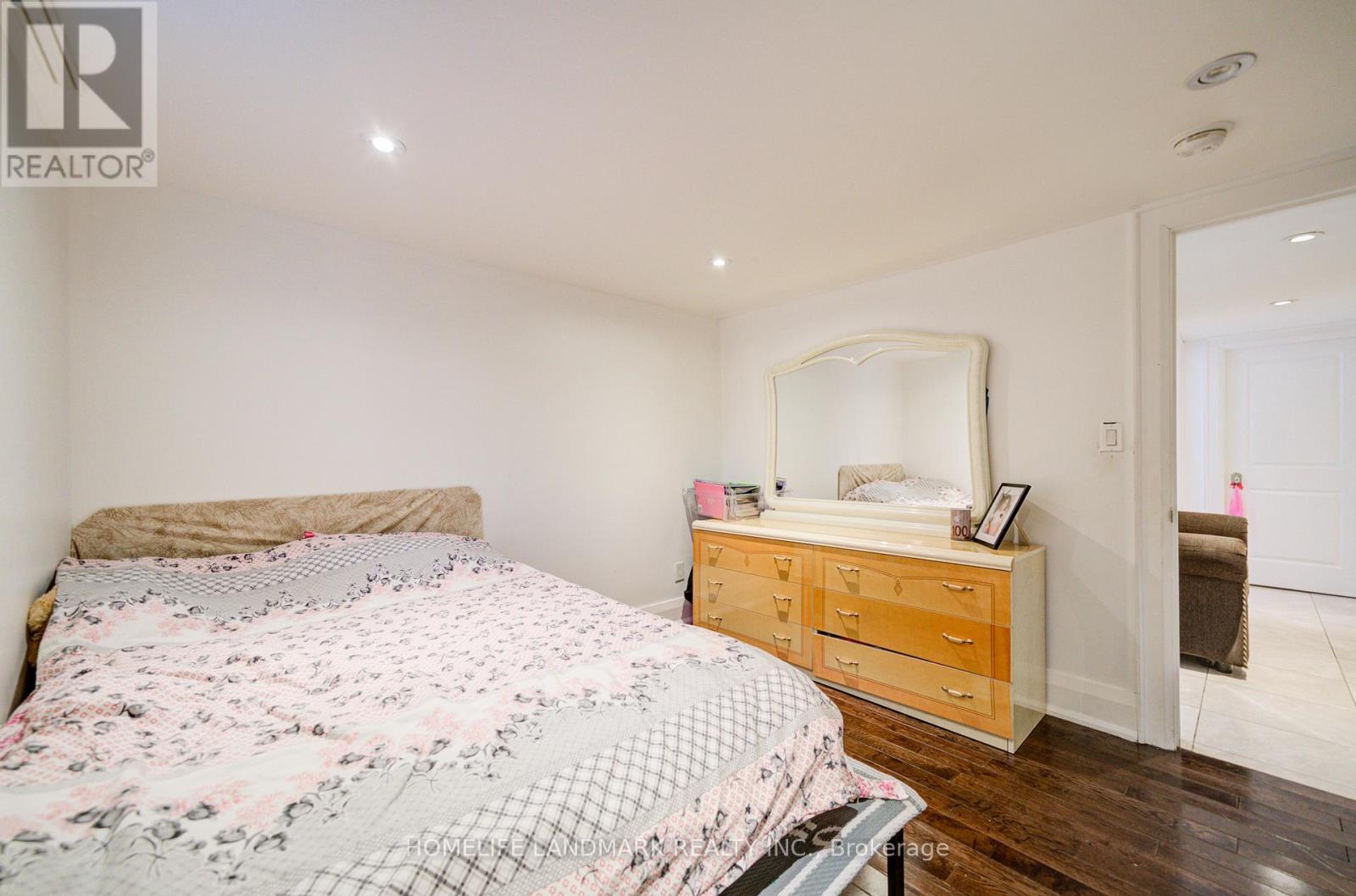 65 Cuffley Crescent S, Toronto, Ontario  M3K 1X4 - Photo 29 - W12069002