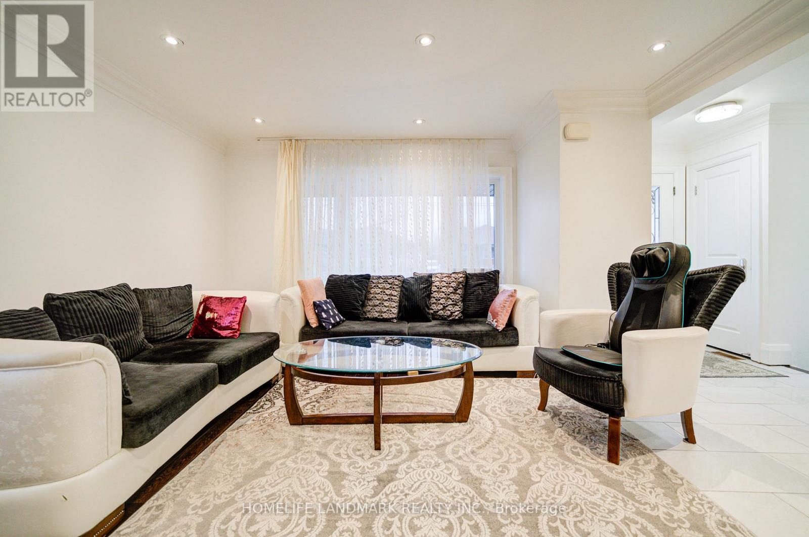 65 Cuffley Crescent S, Toronto, Ontario  M3K 1X4 - Photo 5 - W12069002