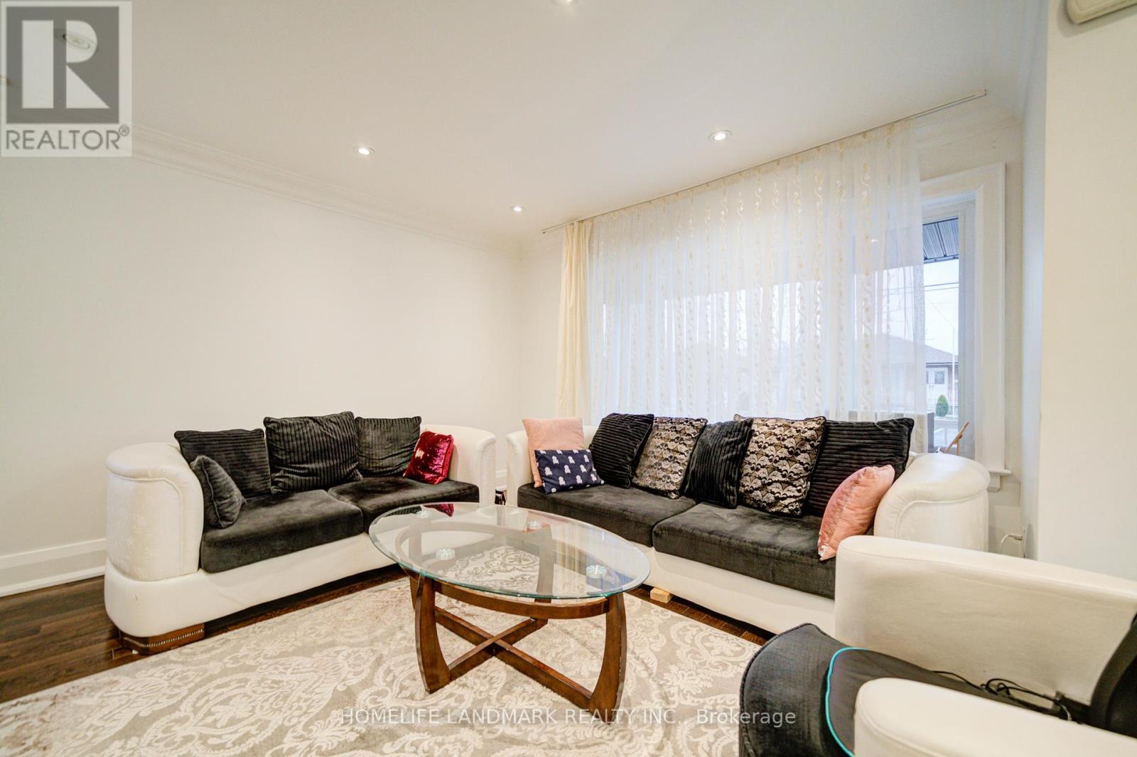 65 Cuffley Crescent S, Toronto, Ontario  M3K 1X4 - Photo 6 - W12069002