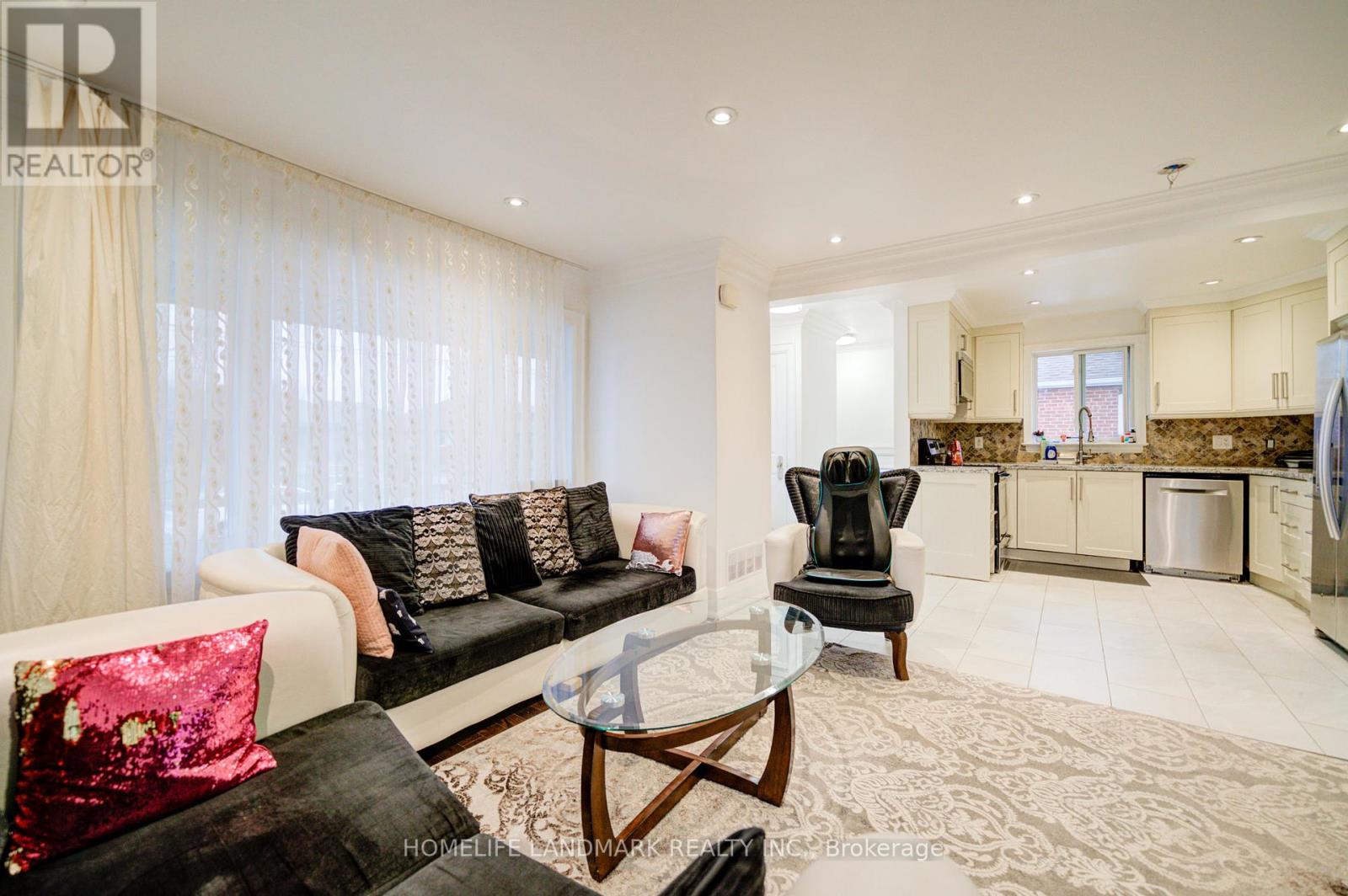 65 Cuffley Crescent S, Toronto, Ontario  M3K 1X4 - Photo 7 - W12069002
