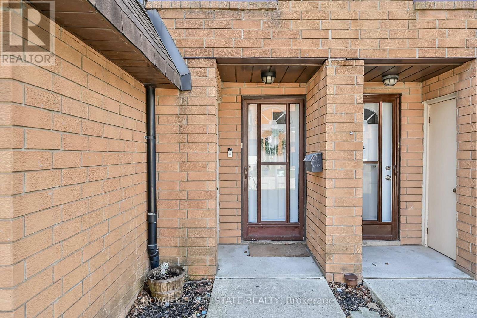 Property at T3 - 444 STONE CHURCH ROAD W image 3