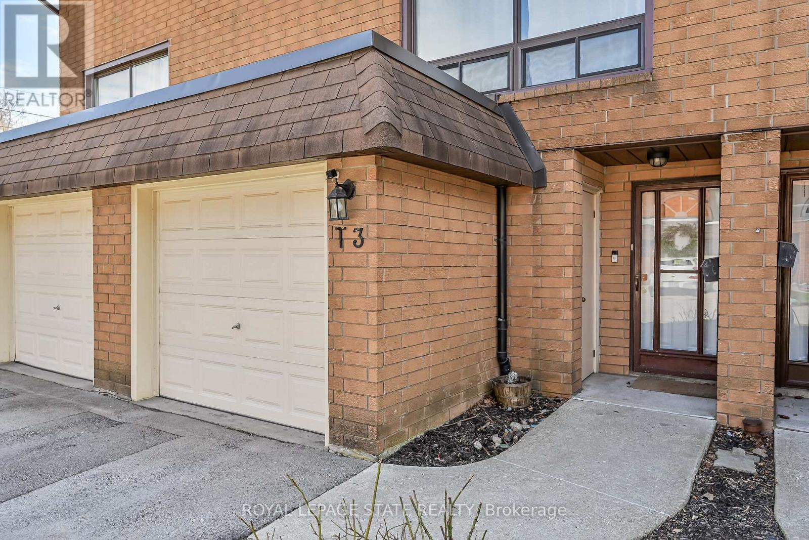 Property at T3 - 444 STONE CHURCH ROAD W image 4