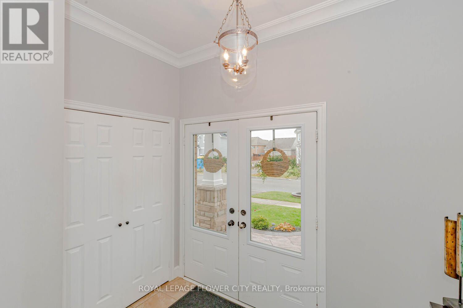 Property at 836 O'REILLY CRESCENT N image 3