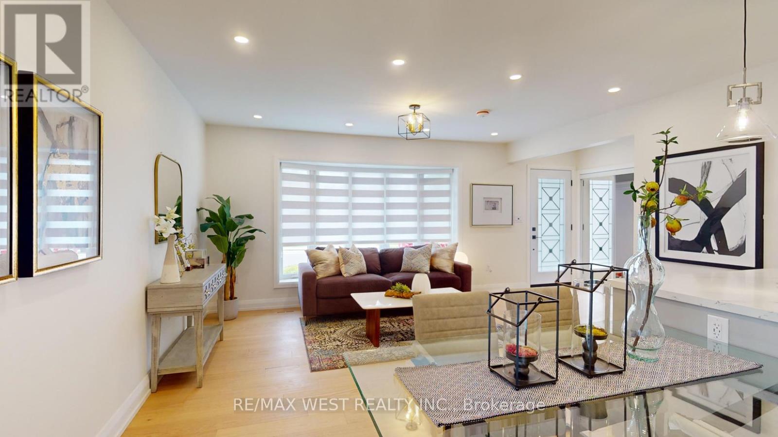 Property at 2 CLANWILLIAM COURT image 3