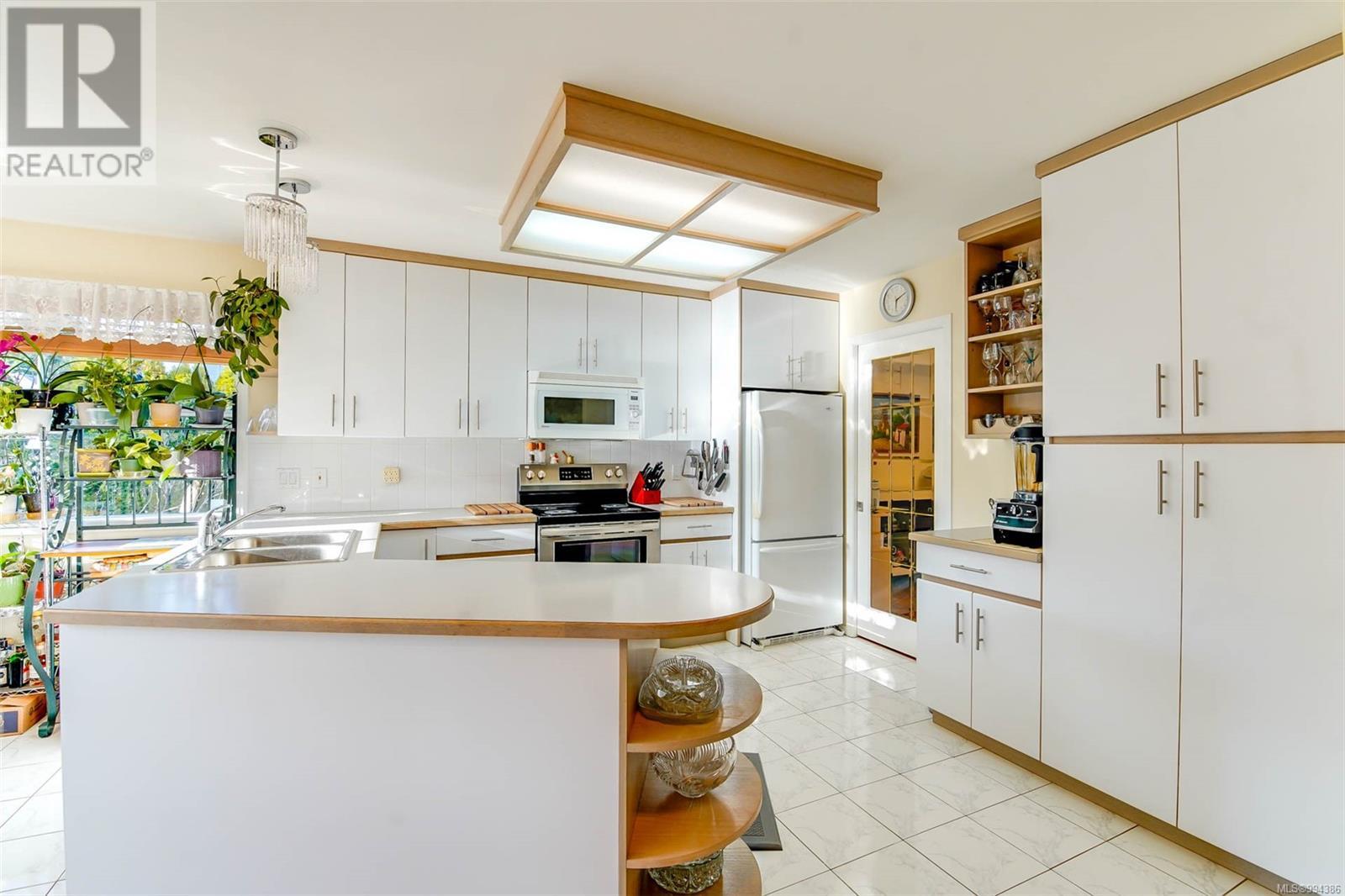 Property at 5620 Arvay Rd image 1