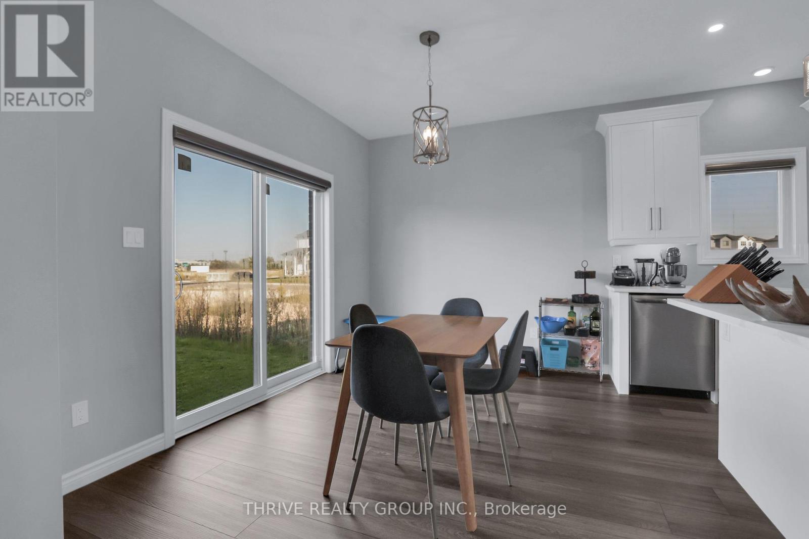 Photo 13 of 37 for 3747 Somerston Crescent