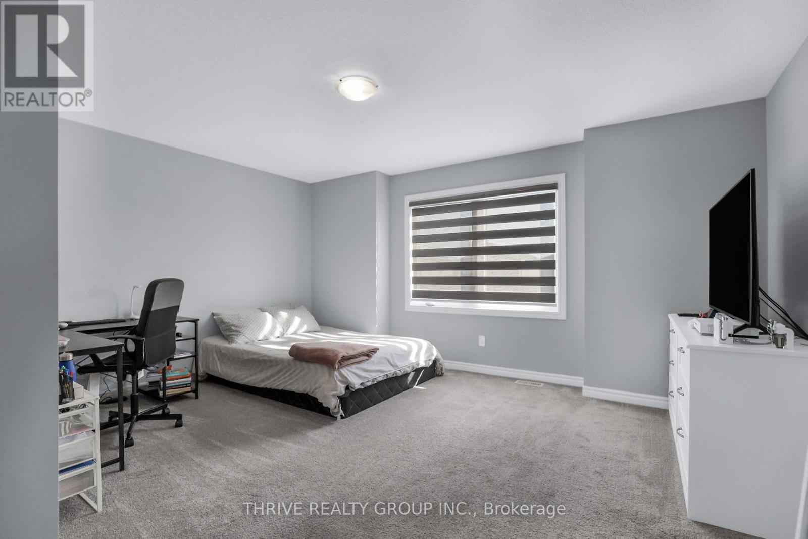 Photo 17 of 37 for 3747 Somerston Crescent