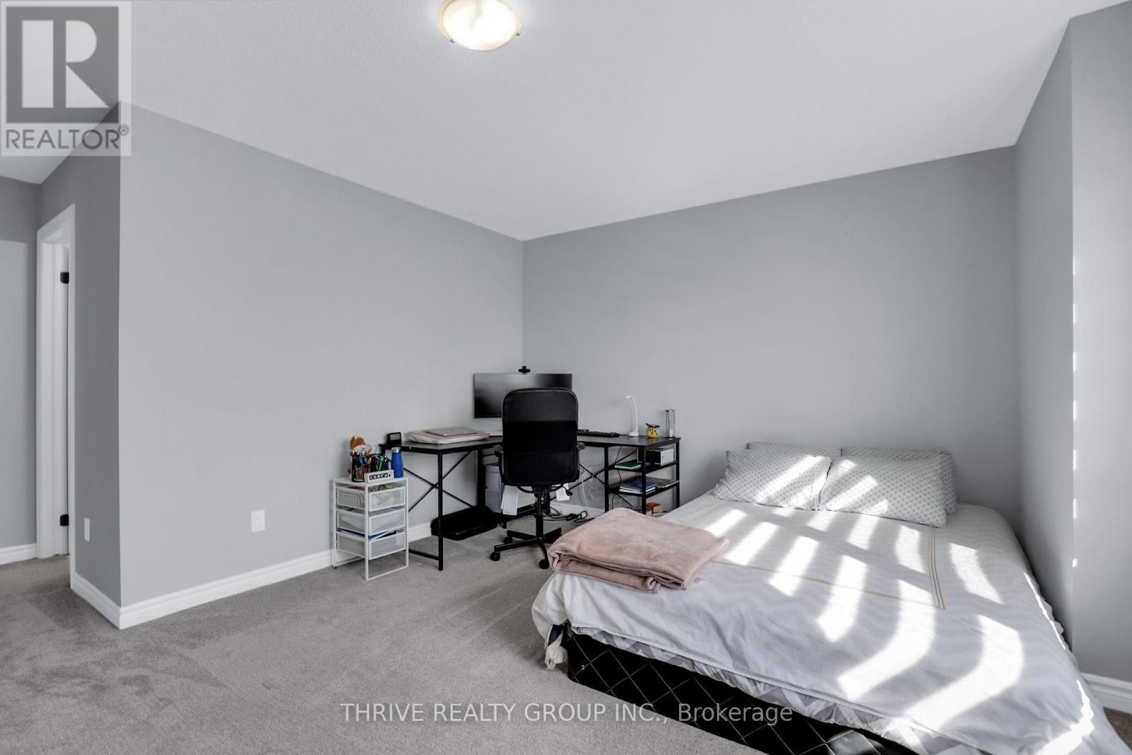 Photo 18 of 37 for 3747 Somerston Crescent