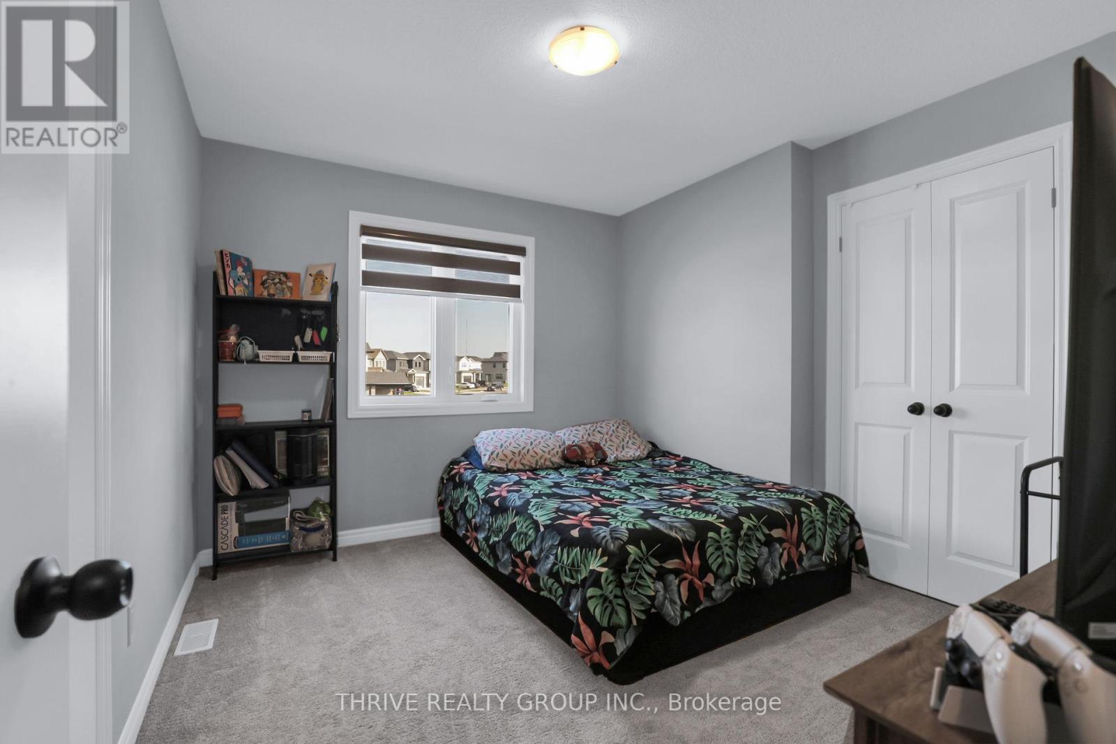 Photo 22 of 37 for 3747 Somerston Crescent