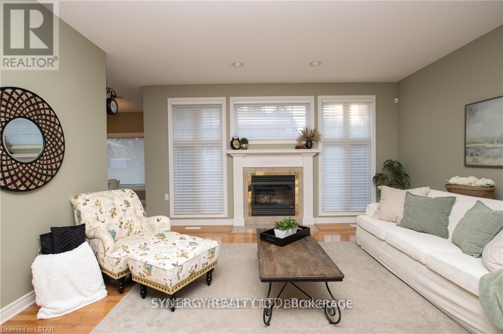 21 Calvert Drive, Middlesex Centre, Ontario  N0M 2A0 - Photo 14 - X12069217
