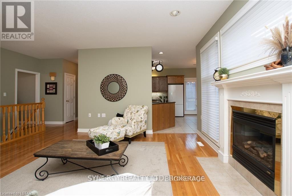 21 Calvert Drive, Middlesex Centre, Ontario  N0M 2A0 - Photo 15 - X12069217