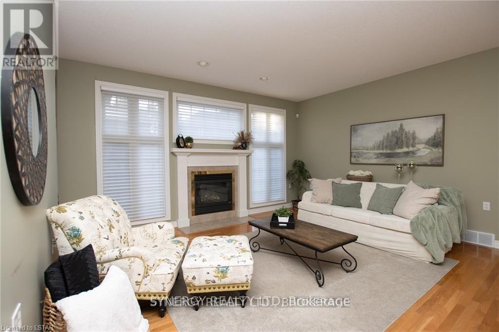 21 Calvert Drive, Middlesex Centre, Ontario  N0M 2A0 - Photo 16 - X12069217