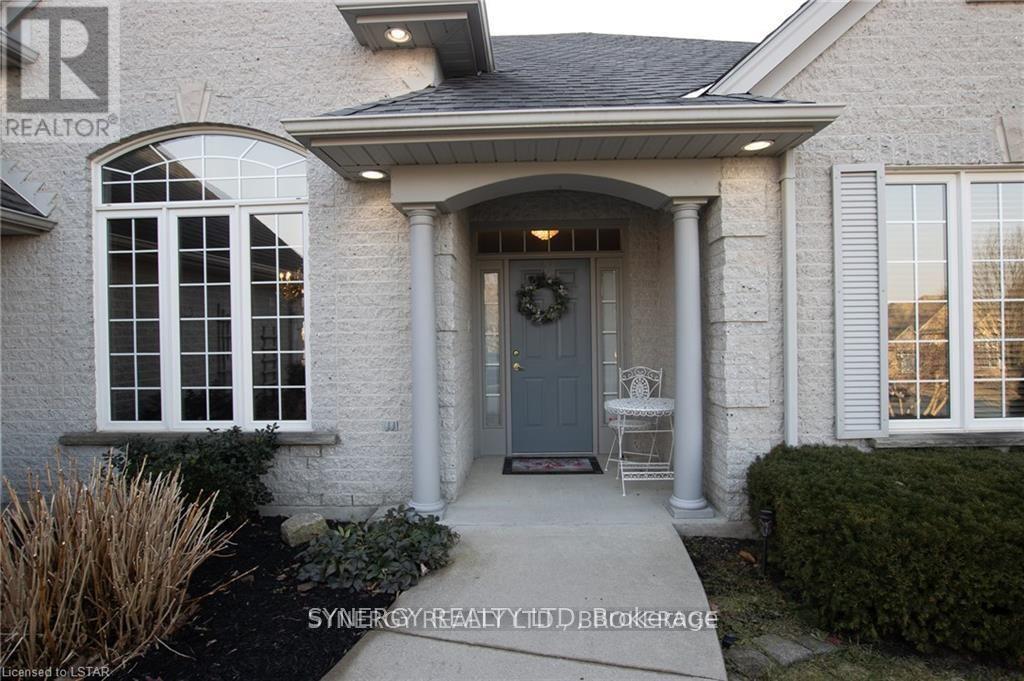 21 Calvert Drive, Middlesex Centre, Ontario  N0M 2A0 - Photo 2 - X12069217