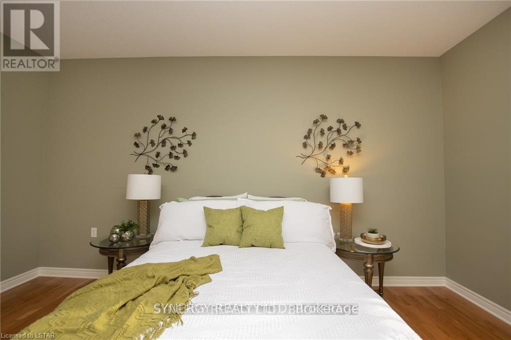 21 Calvert Drive, Middlesex Centre, Ontario  N0M 2A0 - Photo 22 - X12069217
