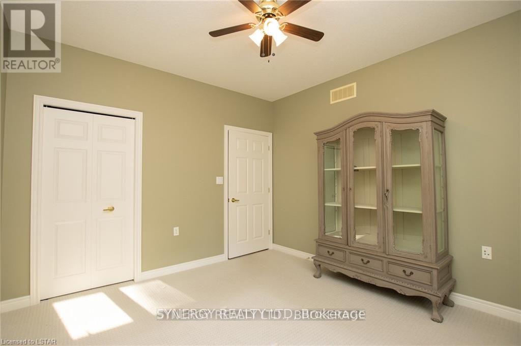 21 Calvert Drive, Middlesex Centre, Ontario  N0M 2A0 - Photo 28 - X12069217