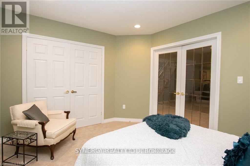 21 Calvert Drive, Middlesex Centre, Ontario  N0M 2A0 - Photo 36 - X12069217