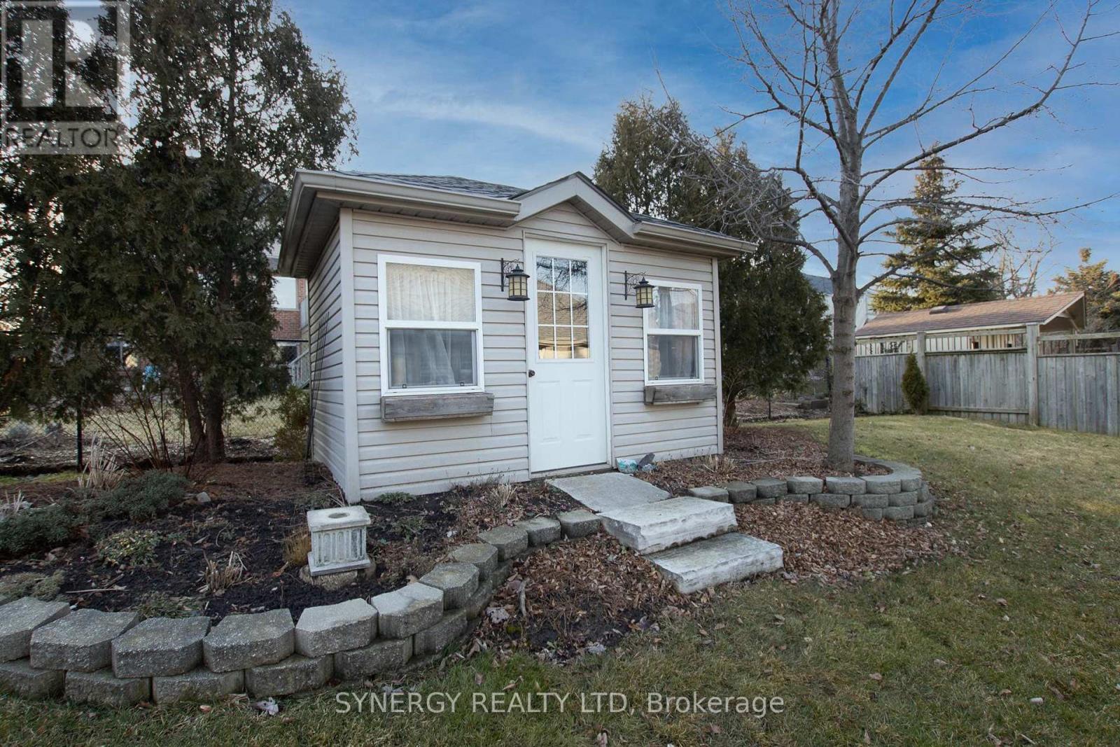 21 Calvert Drive, Middlesex Centre, Ontario  N0M 2A0 - Photo 40 - X12069217