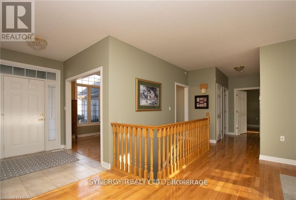 21 Calvert Drive, Middlesex Centre, Ontario  N0M 2A0 - Photo 6 - X12069217