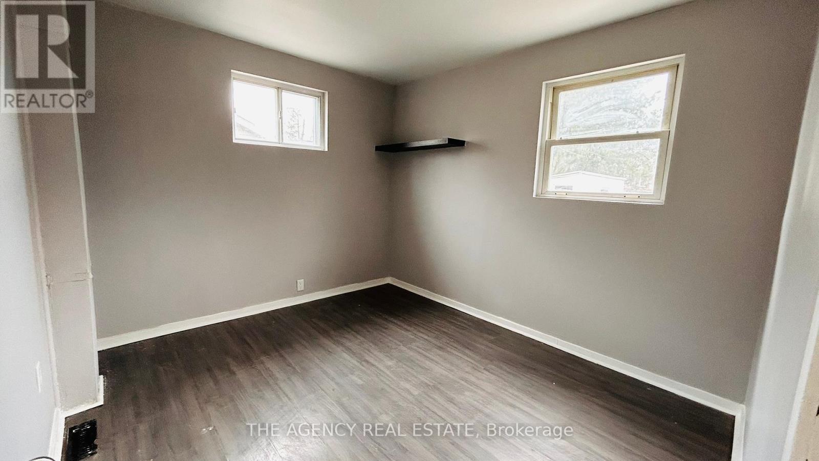 115 Gladstone Avenue, London South, Ontario  N5Z 3R6 - Photo 3 - X12069232