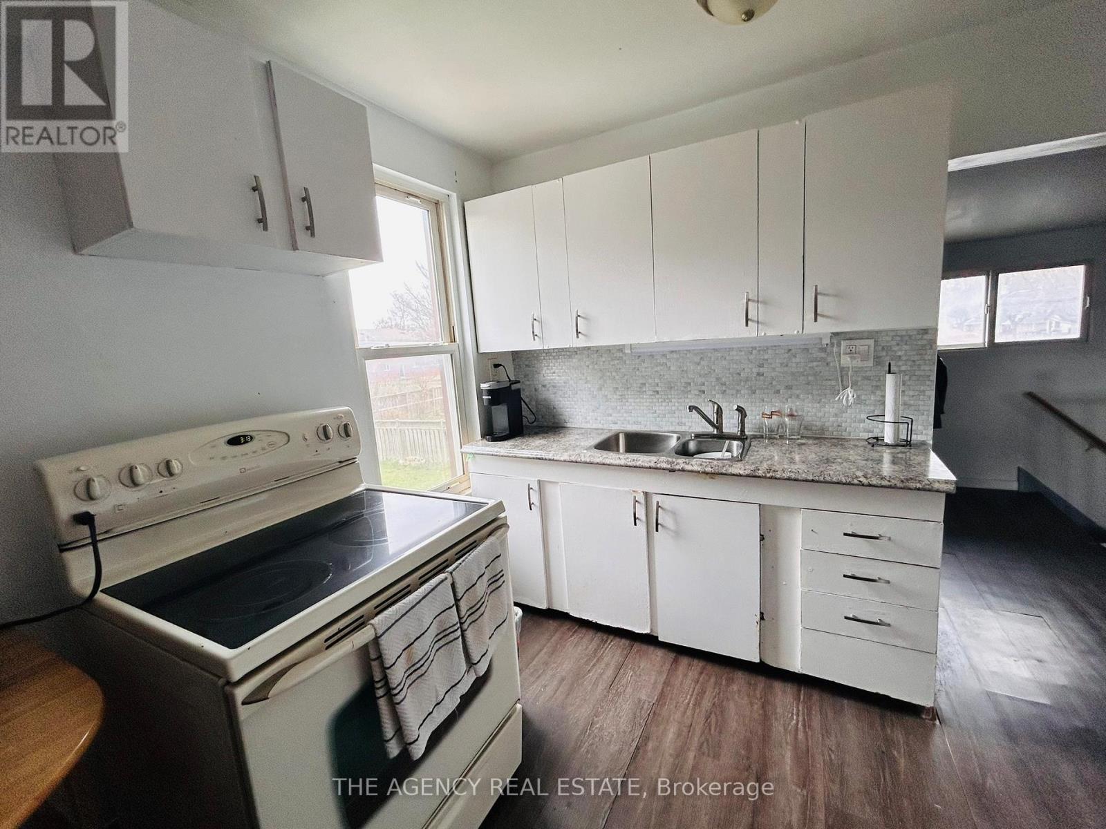 115 Gladstone Avenue, London South, Ontario  N5Z 3R6 - Photo 9 - X12069232
