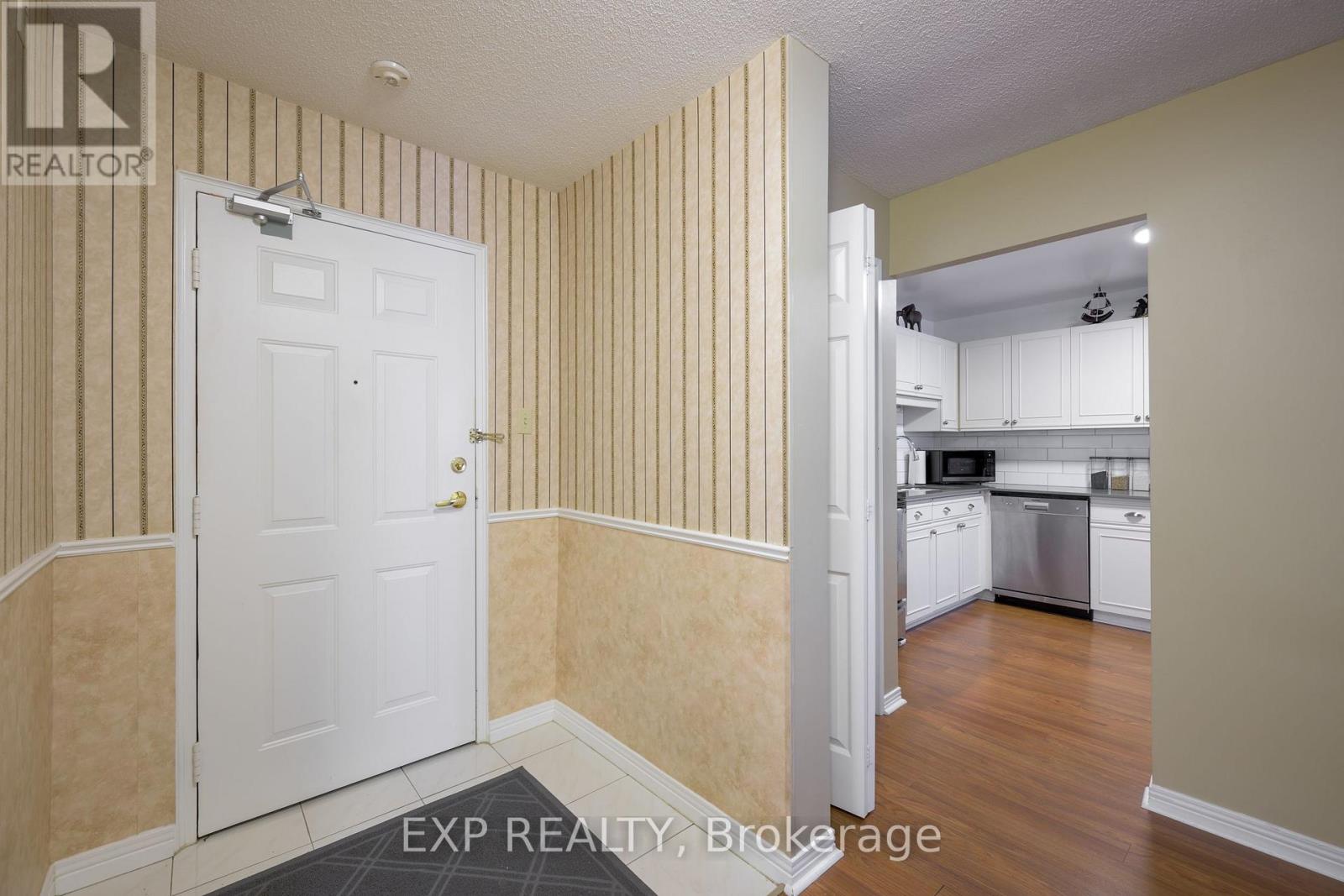 Property at 107 - 1180 COMMISSIONERS ROAD W image 4