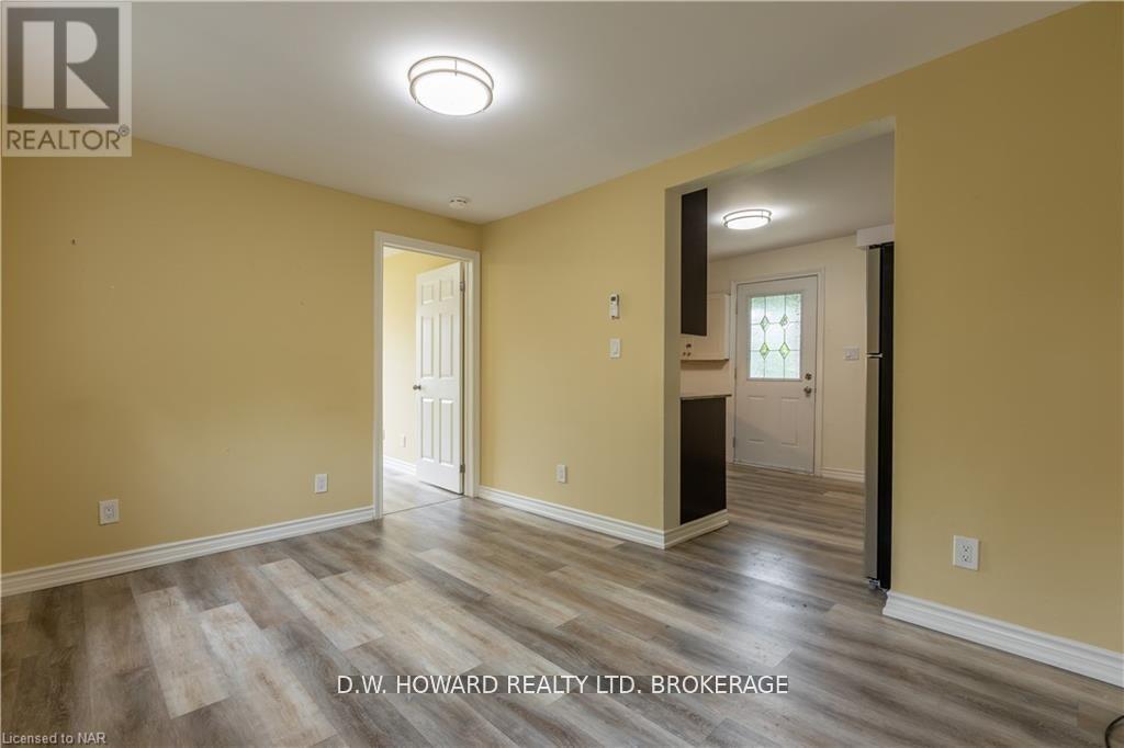 77 Chippawa Road, Port Colborne, Ontario  L3K 1T4 - Photo 10 - X12069069