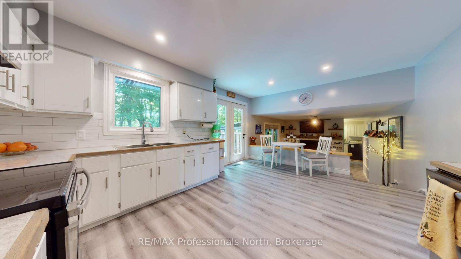 Property at 3 OAK STREET image 3