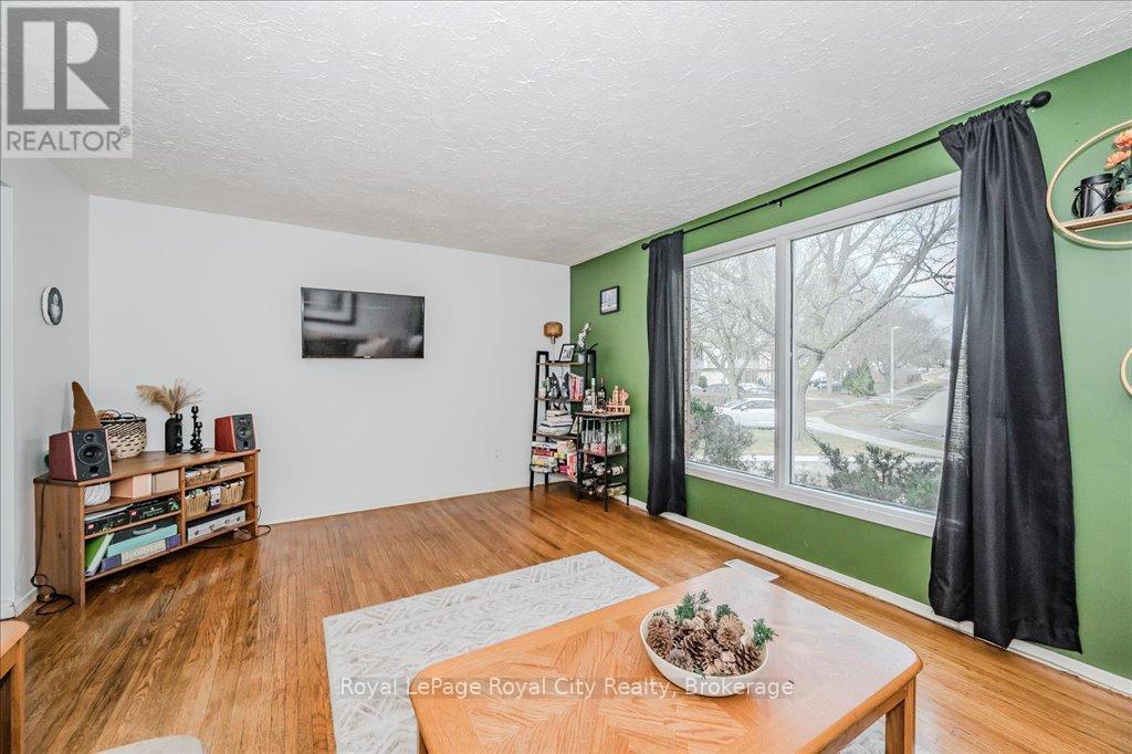 341 Cole Road, Guelph, Ontario  N1G 3G7 - Photo 8 - X12069182