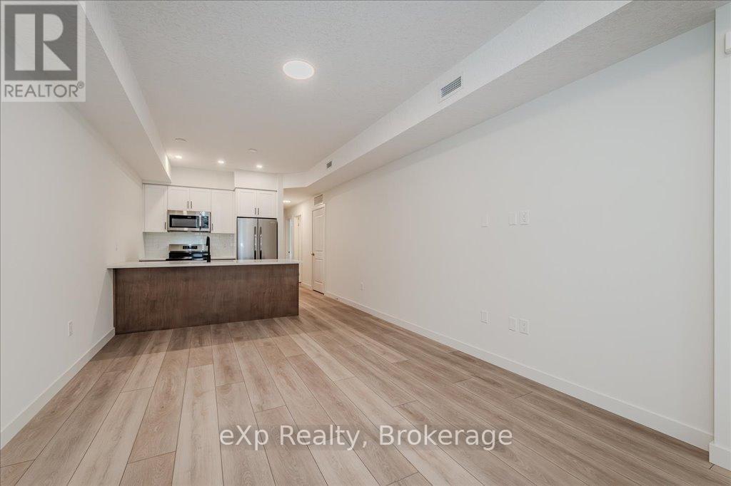 Property at 824 WOOLWICH STREET image 5