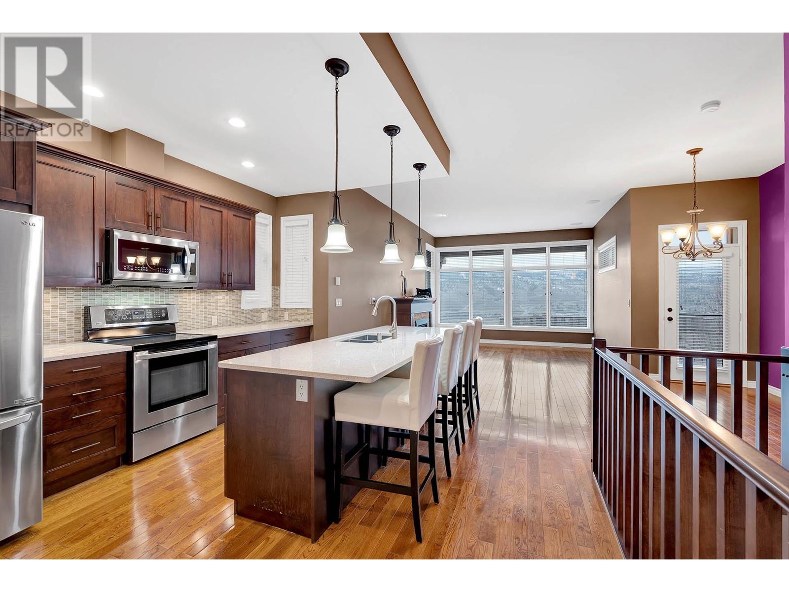 Property at 1565 Golf Ridge Drive image 2