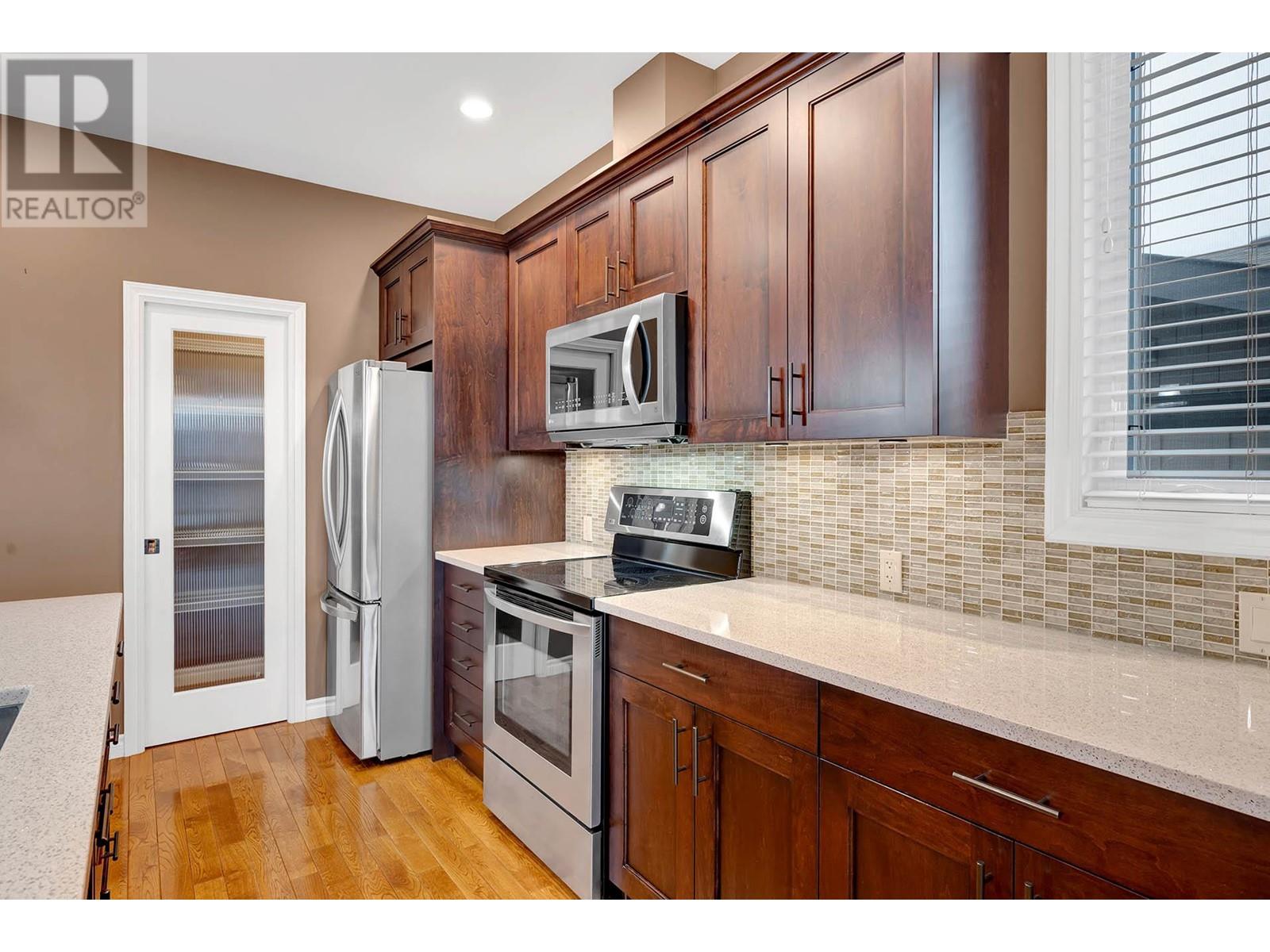 Property at 1565 Golf Ridge Drive image 5