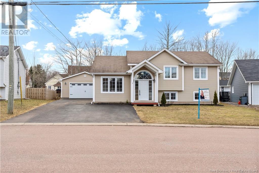 Property at 27 MANON Street image 1