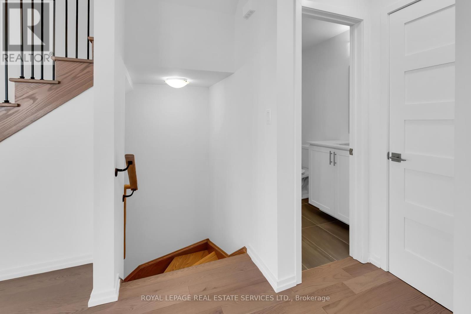3 - 18 Lytham Green Circle, Newmarket, Ontario  L3Y 0H4 - Photo 4 - N12069073