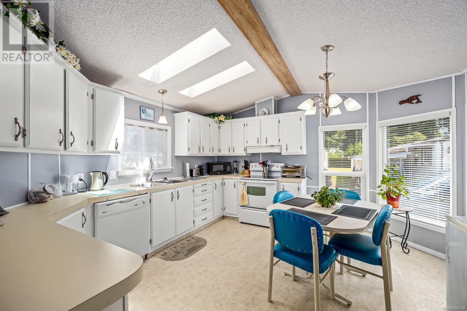 13 1240 Wilkinson Rd, Comox, British Columbia  V9M 3X8 - Photo 2 - 994516