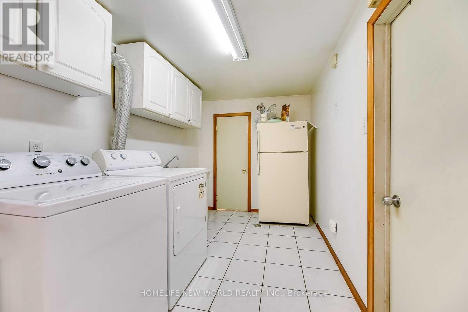 15 Holmes Avenue, Hamilton, Ontario  L8S 2K7 - Photo 16 - X12069168