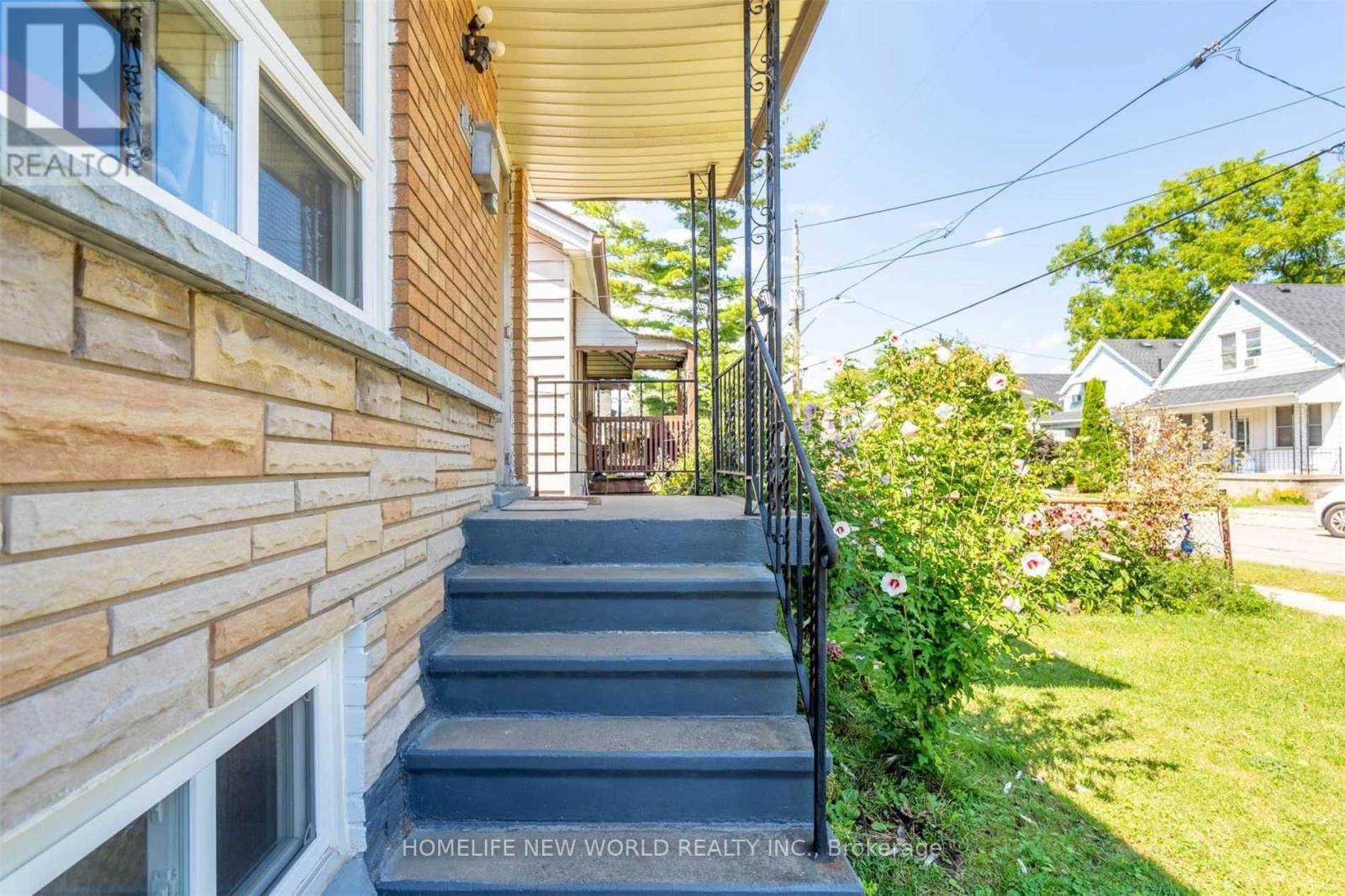 15 Holmes Avenue, Hamilton, Ontario  L8S 2K7 - Photo 28 - X12069168