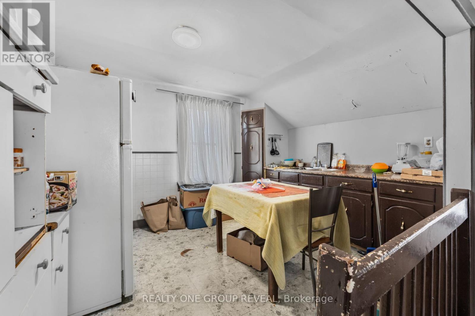 160 Fares Street, Port Colborne, Ontario  L3K 1W2 - Photo 11 - X12069178