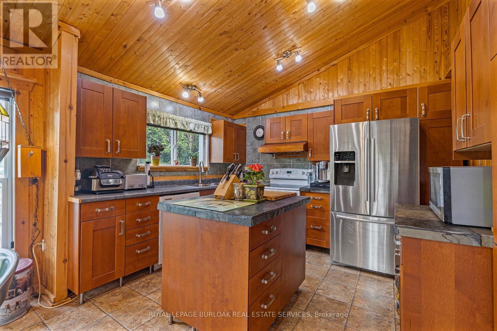 501 North Bay Lake Road, Perry, Ontario  P0A 1J0 - Photo 7 - X12069180