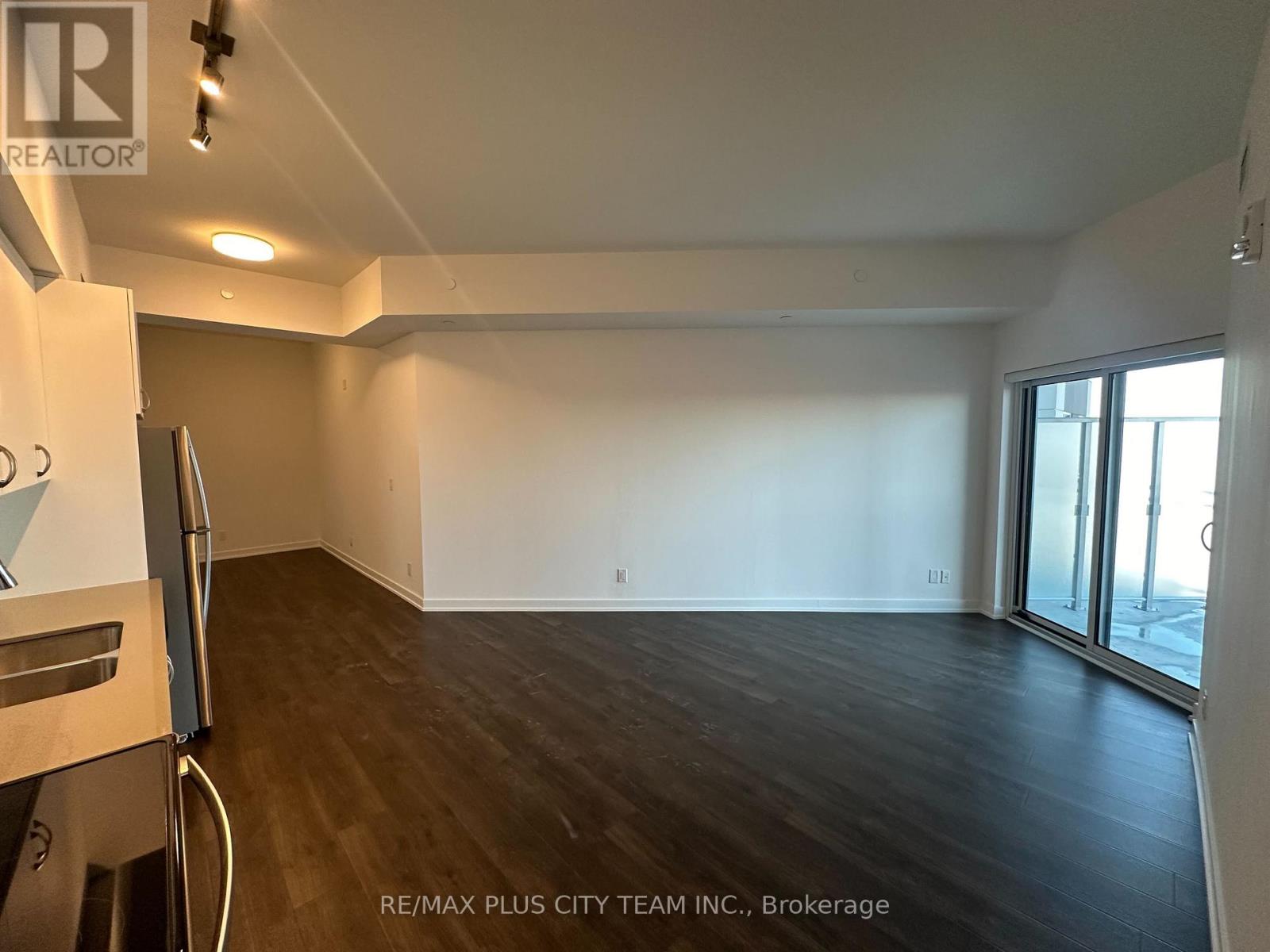 1108 - 56 Lakeside Terrace, Barrie, Ontario  L4M 7B9 - Photo 3 - S12069230